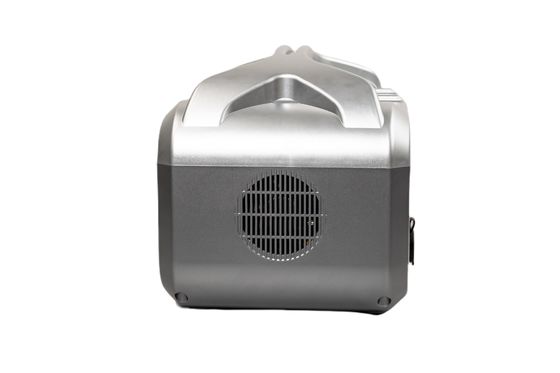 UL / CE Disetujui 576Wh AC Output Power Fast Charge Dalam 3 Jam Portable Solar Power Station Dengan Lampu LED Untuk RV