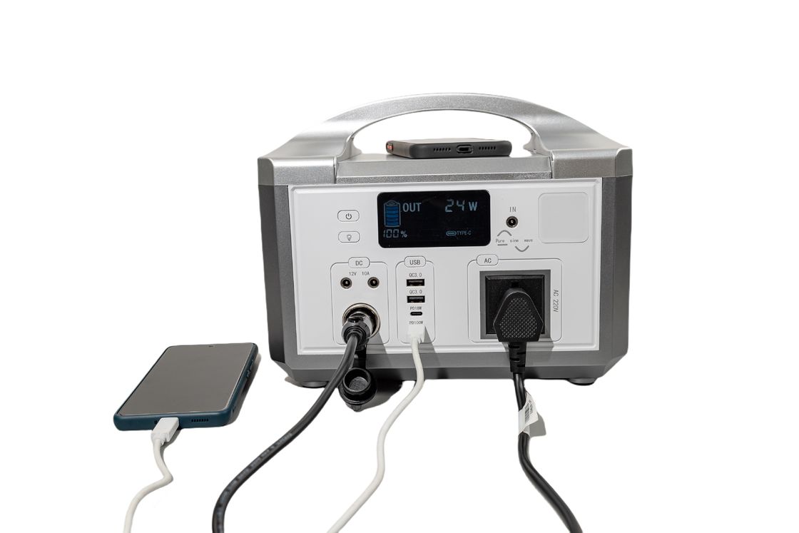 IP65 Portable Power Supply LifePO4 600WH Baterai Daya Keluar Hingga 1200W Generator Energi Surya Untuk Camping / Penggunaan Rumah