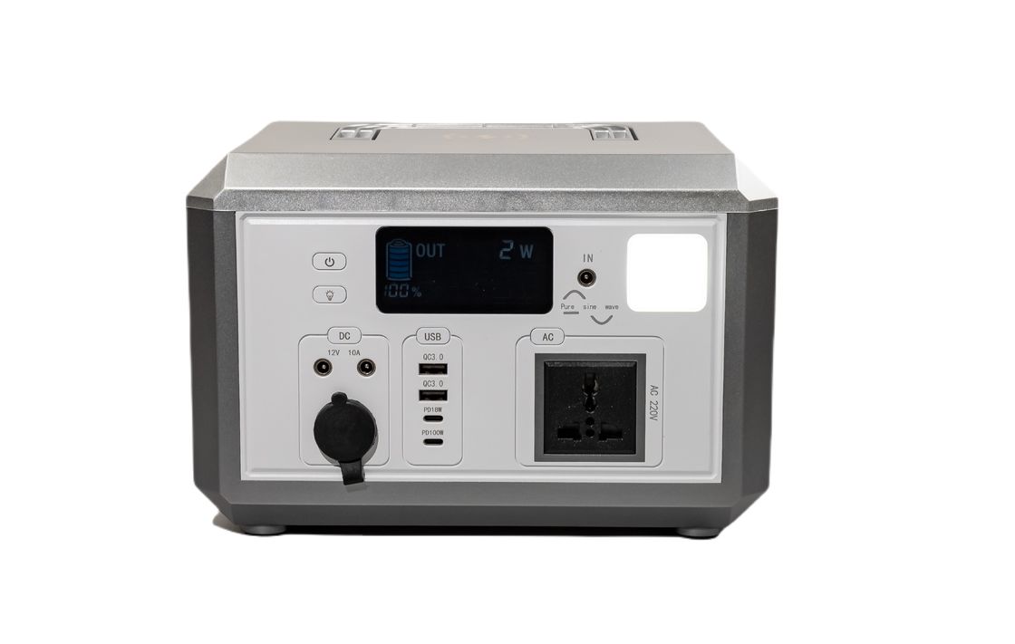 Free Transfer Switch AC Outlet 600W PV Charging Stasiun Daya Terbaik Dengan Lampu SOS Untuk Sumber Daya Darurat