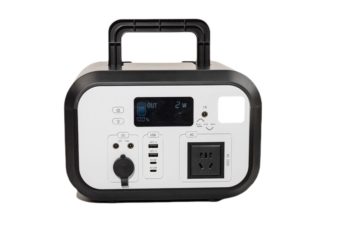 Efisiensi Tinggi 600WH Solar Portable Power Station 220V Pure Sinus Wave AC Outlet Dengan Aplikasi Untuk Sistem Cadangan Rumah